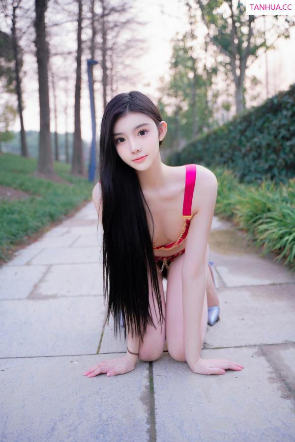   [XiuRen]高清写真图 2024.05.06 No.8489 龙雪儿 丝袜美腿第48张图片